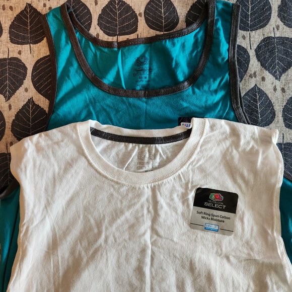 4 New Fruit of the Loom Sleeveless Shirts - Picture 2 of 2